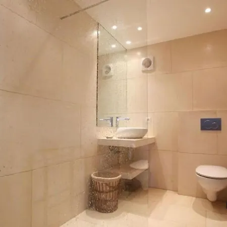 Modern In Gassin With Private Pool Semesterbostad *